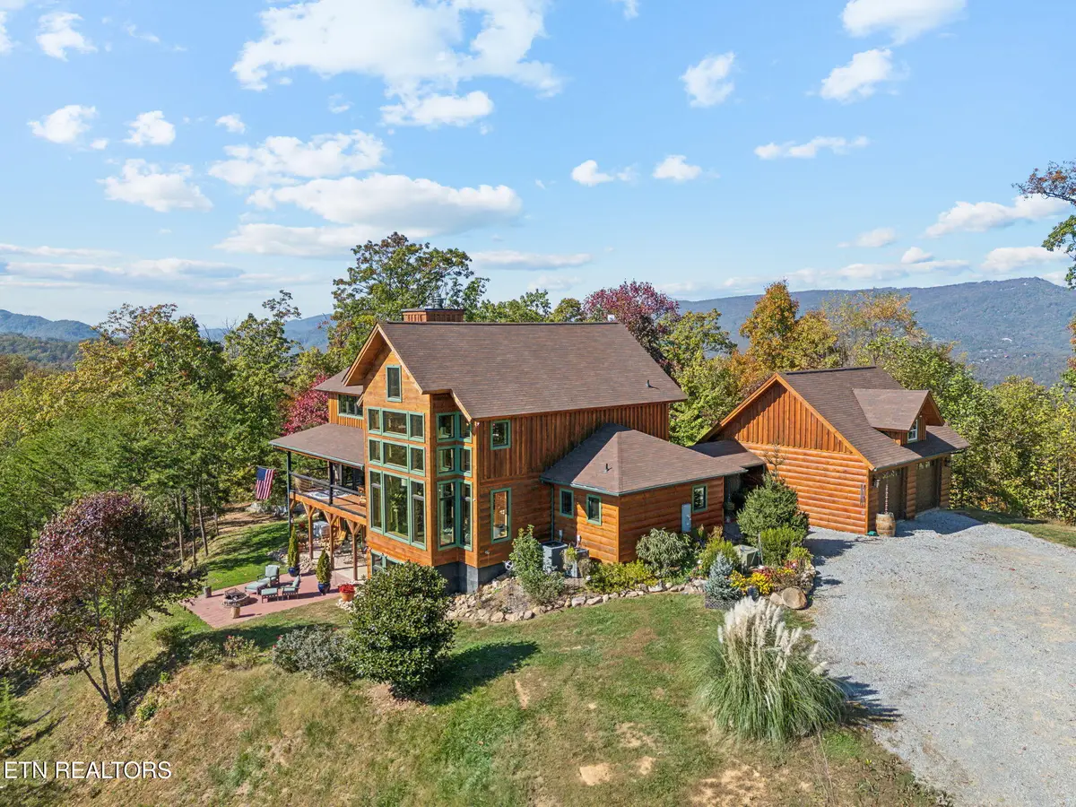 1642 Little Cove Rd, Sevierville, TN 37862 - #1