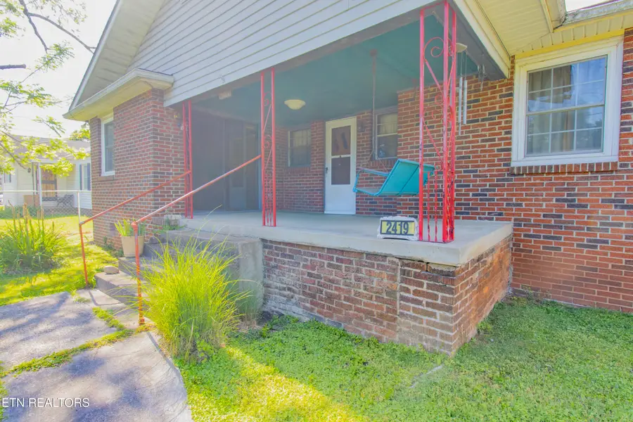 2419 Seymour Ave, Knoxville, TN 37917 - #3