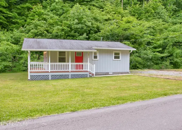 2920 Hatcher Mountain Rd, Sevierville, TN 37862