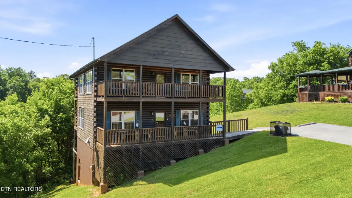 339 Oak Lake Drive, Sevierville, TN 37876 - #1