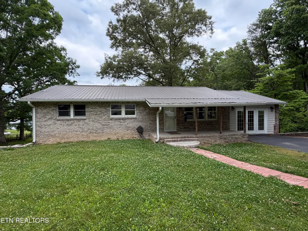 273 Fairway St, Crossville, TN 38571 - #1