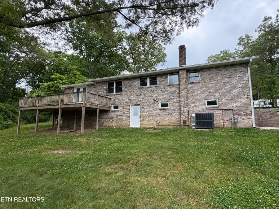 273 Fairway St, Crossville, TN 38571 - #3