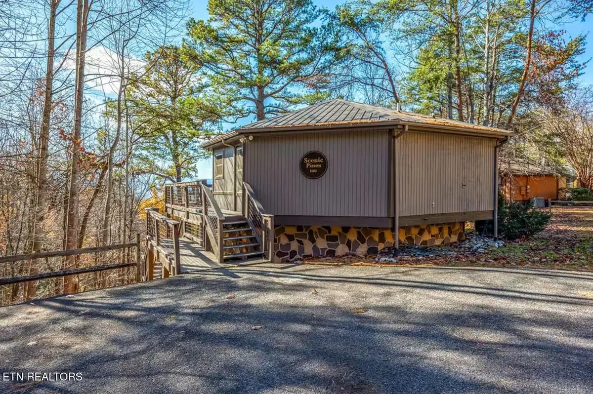 1068 E Foothills Drive, Gatlinburg, TN 37738 - #1
