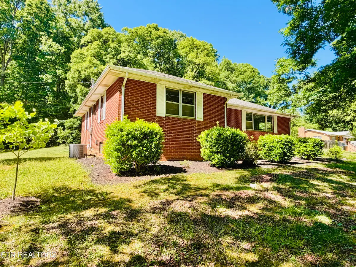 2837 Wildwood Rd, Maryville, TN 37804 - #1
