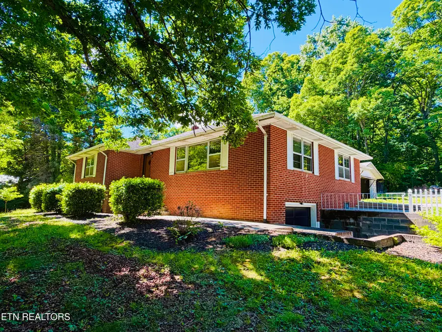 2837 Wildwood Rd, Maryville, TN 37804 - #2