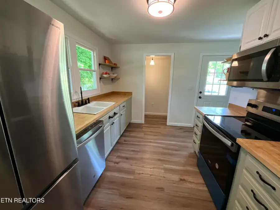 1328 Byrd Circle, Kingston, TN 37763 - #2