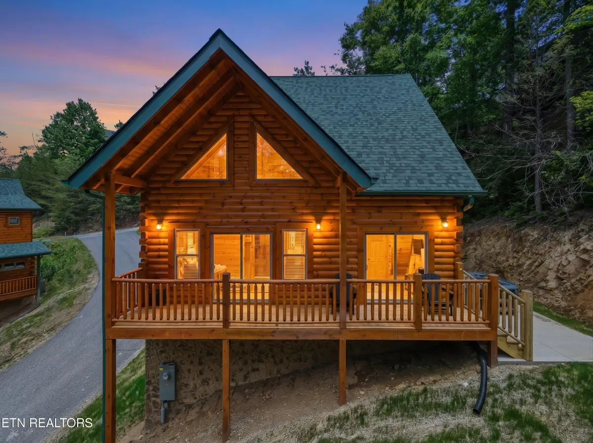 2107 Valley Creek Way, Pigeon Forge, TN 37862 - #1