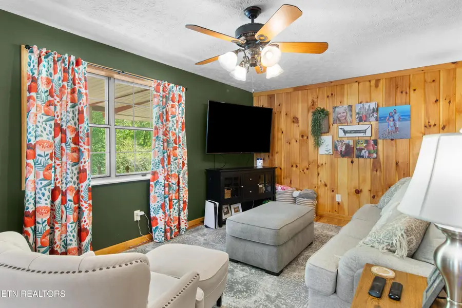 406 Douglas Lane, Jellico, TN 37762 - #3