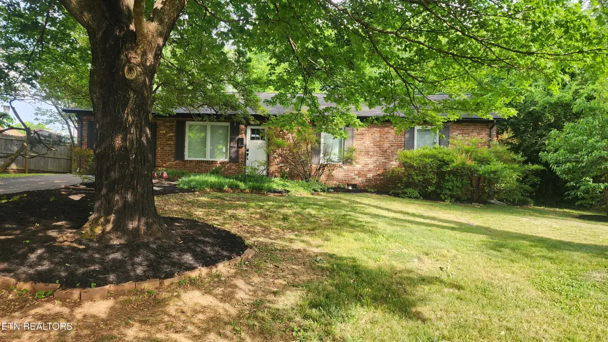 1048 Morrow Rd, Knoxville, TN 37923 - #1
