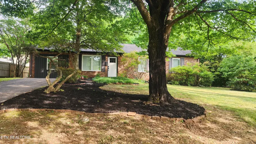 1048 Morrow Rd, Knoxville, TN 37923 - #2