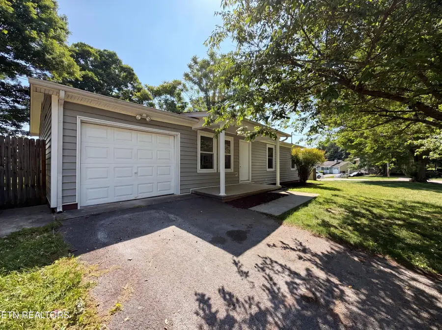 4106 Abercorn Rd, Knoxville, TN 37921 - #2