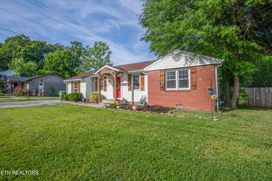 437 Fairlawn Circle, Maryville, TN 37801 - #2