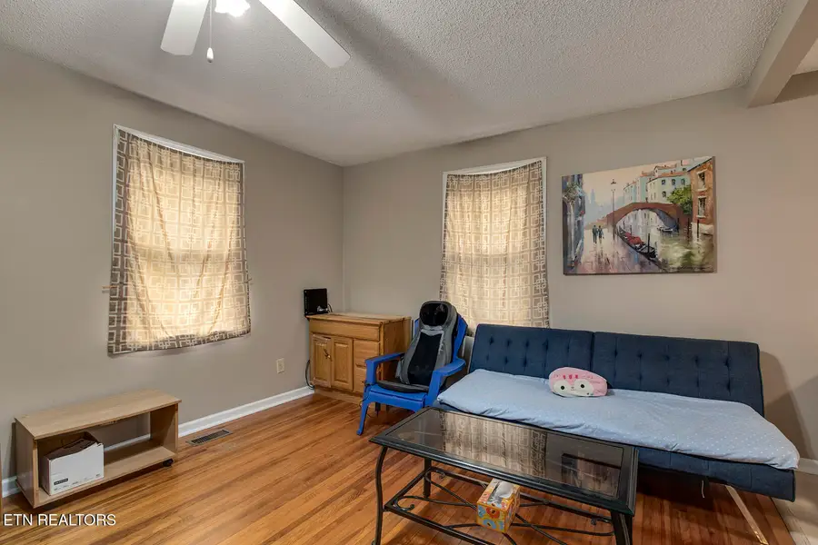 438 Kingwood St, Kingston, TN 37763 - #3