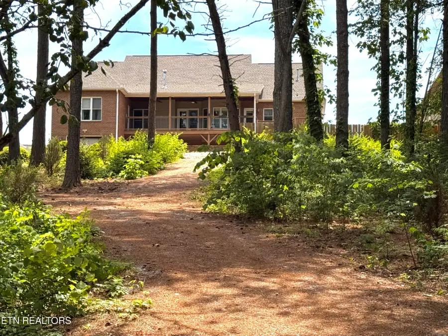 190 Pointe Summit Drive, Greenback, TN 37742 - #2