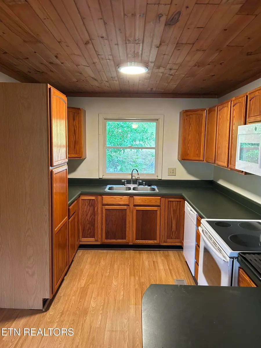 5872 New River Hwy, Briceville, TN 37710 - #2
