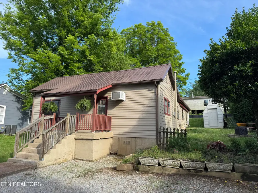311 Spring St, Athens, TN 37303 - #2