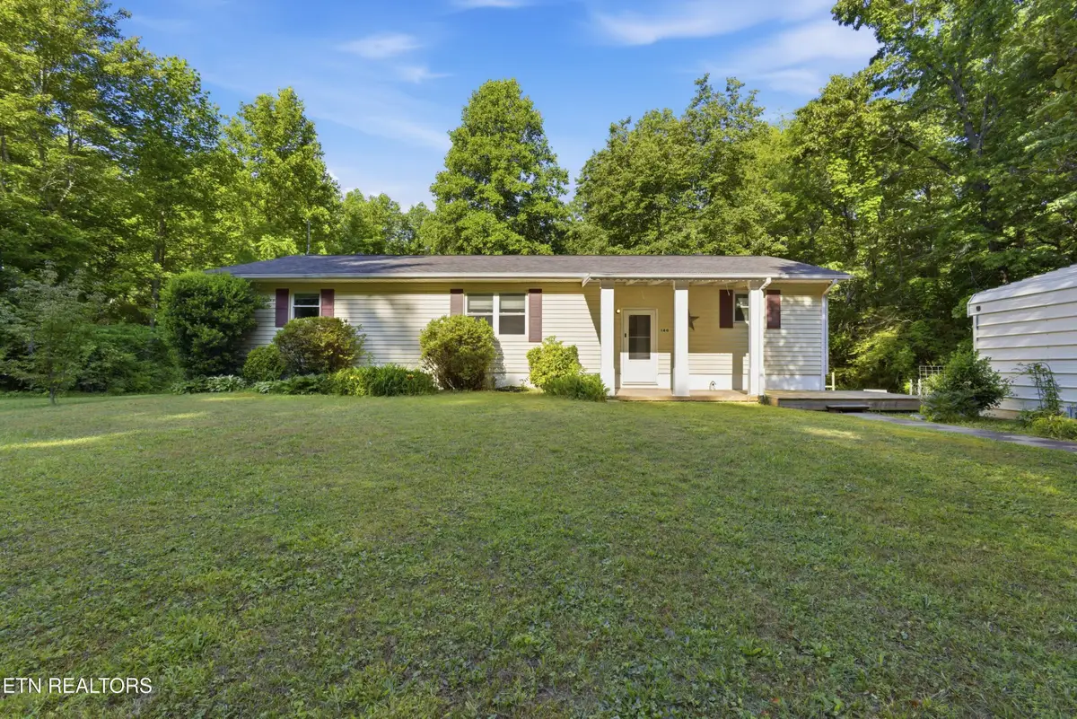 140 Walnut St, Deer Lodge, TN 37726 - #1