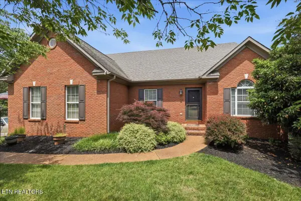 2100 Madison Grove Lane, Knoxville, TN 37922