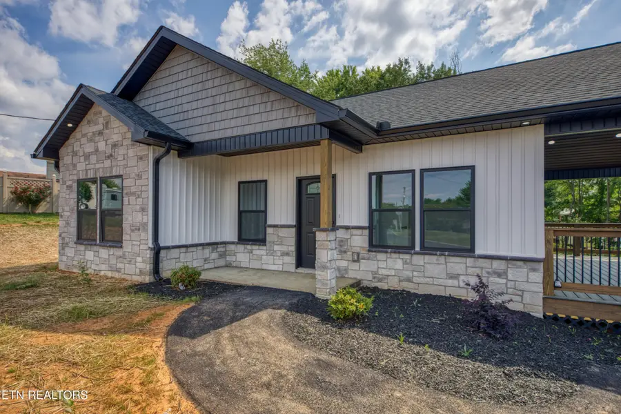 447 Cherokee Hills Rd, Seymour, TN 37865 - #2