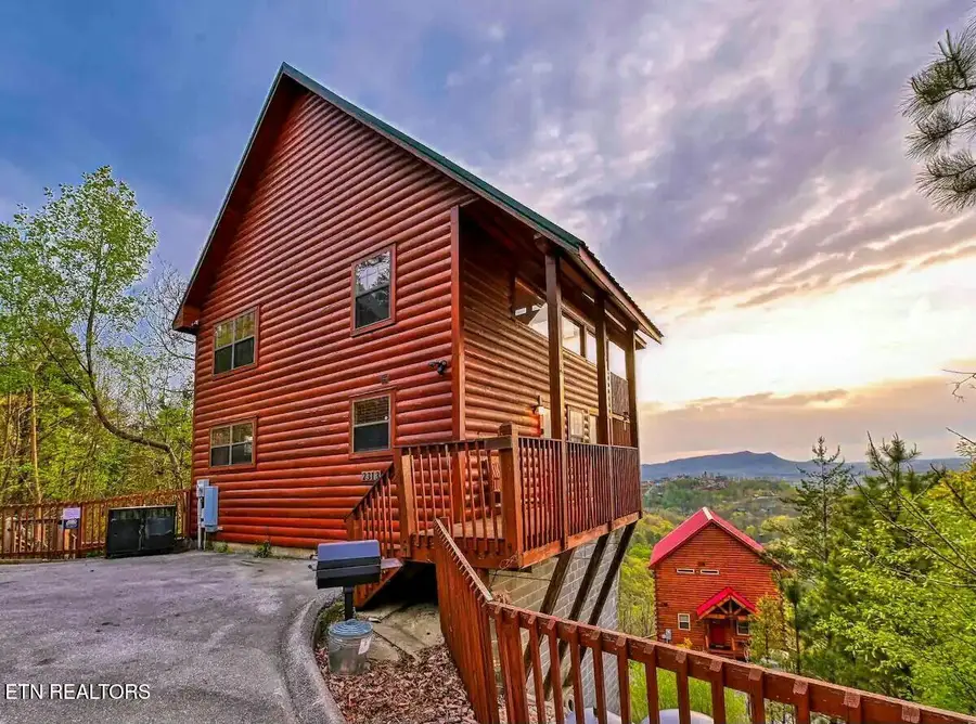 2313 Fox Berry Way, Sevierville, TN 37876 - #2