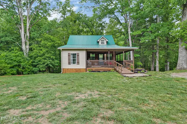 1421 Taylor Place Rd, Jamestown, TN 38556
