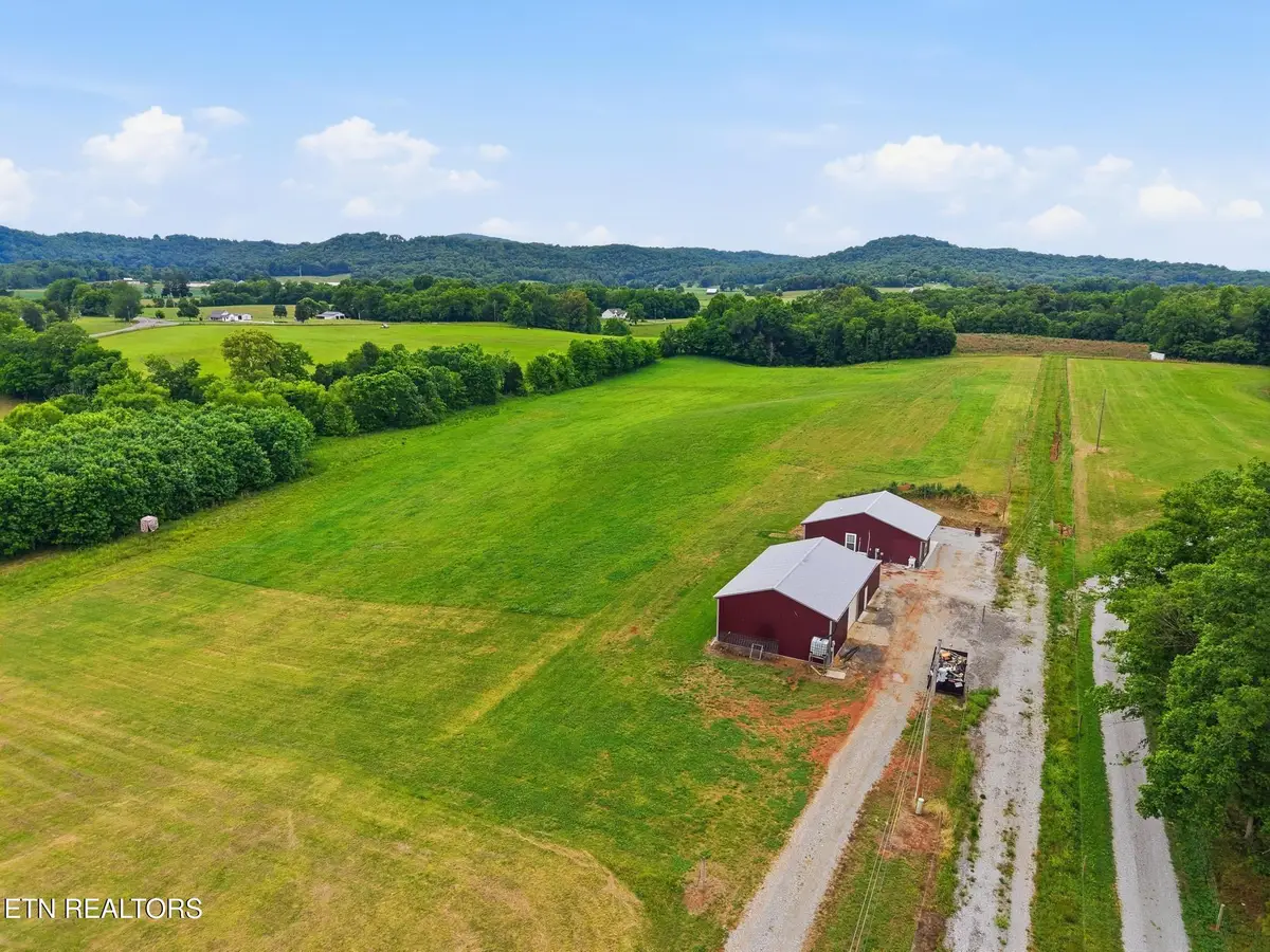 1050 Franks Ferry Rd, Sparta, TN 38583 - #1