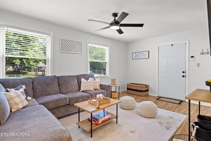 3329 Selma Ave, Knoxville, TN 37914 - #3