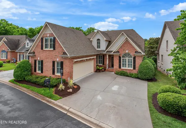 1105 Highgrove Garden Way, Knoxville, TN 37922