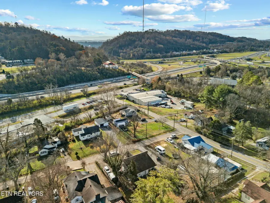 405 NE Durbin Drive, Knoxville, TN 37912 - #3