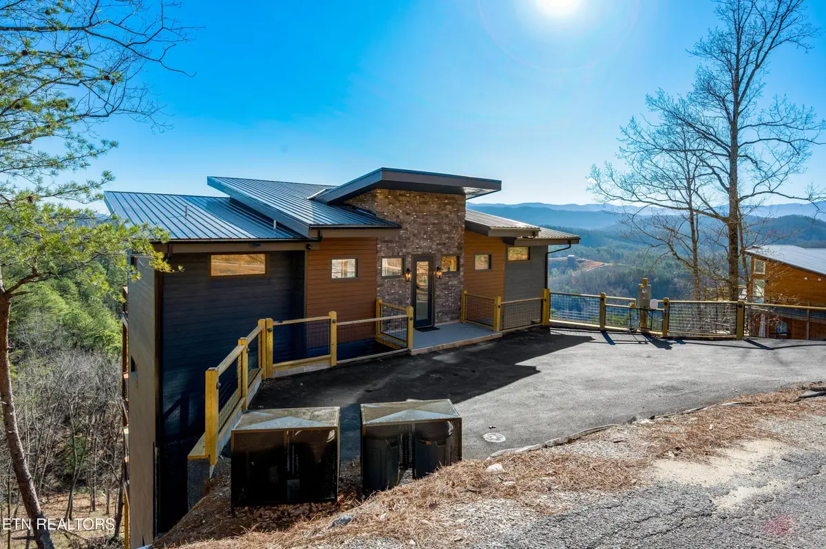 1015 Leslie Way, Sevierville, TN 37876 - #1