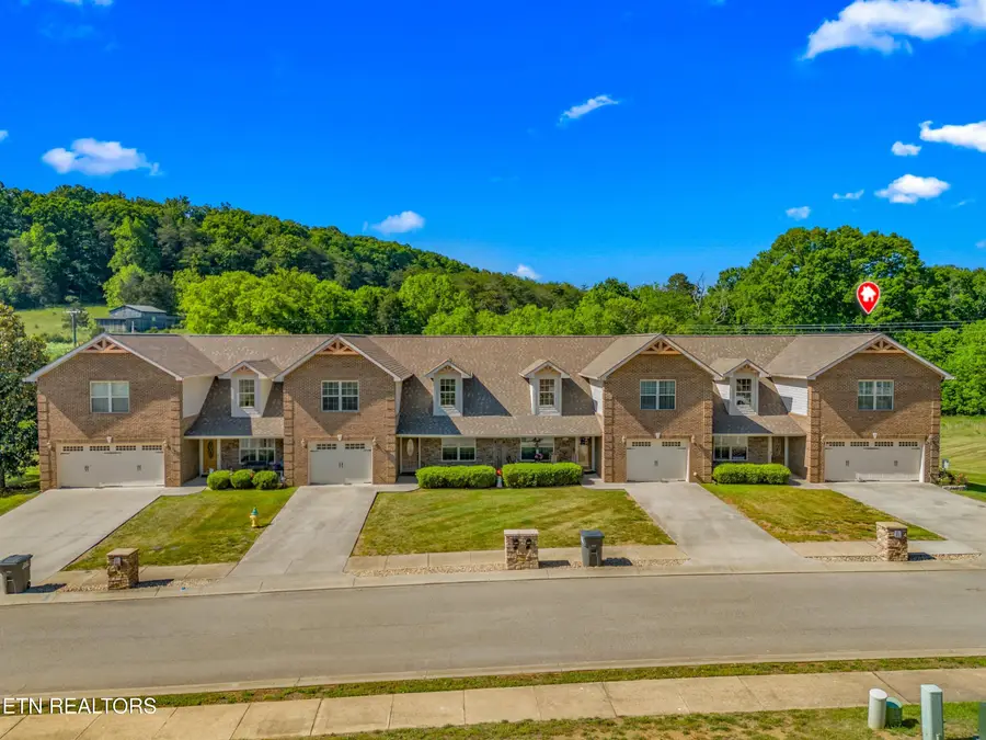 3007 Villas Creekside Drive, Dandridge, TN 37725 - #3