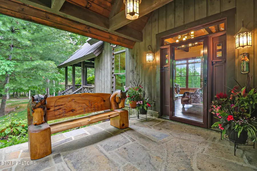 402 Charit Tr, Jamestown, TN 38556 - #2