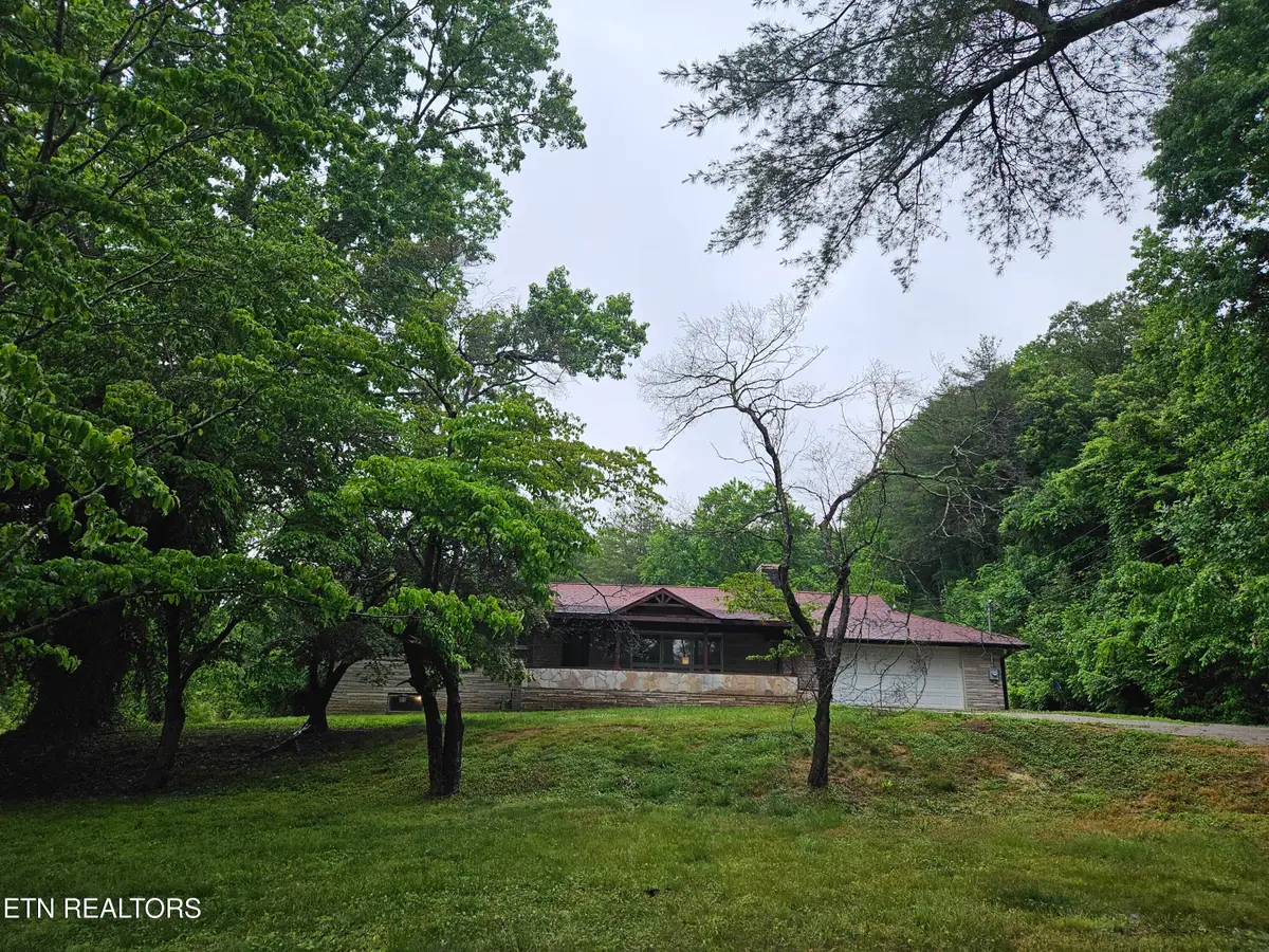 325 Vernal Drive, Harriman, TN 37748 - #1