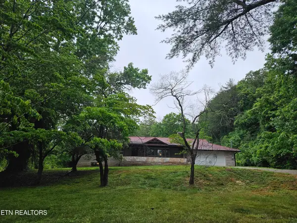 325 Vernal Drive, Harriman, TN 37748