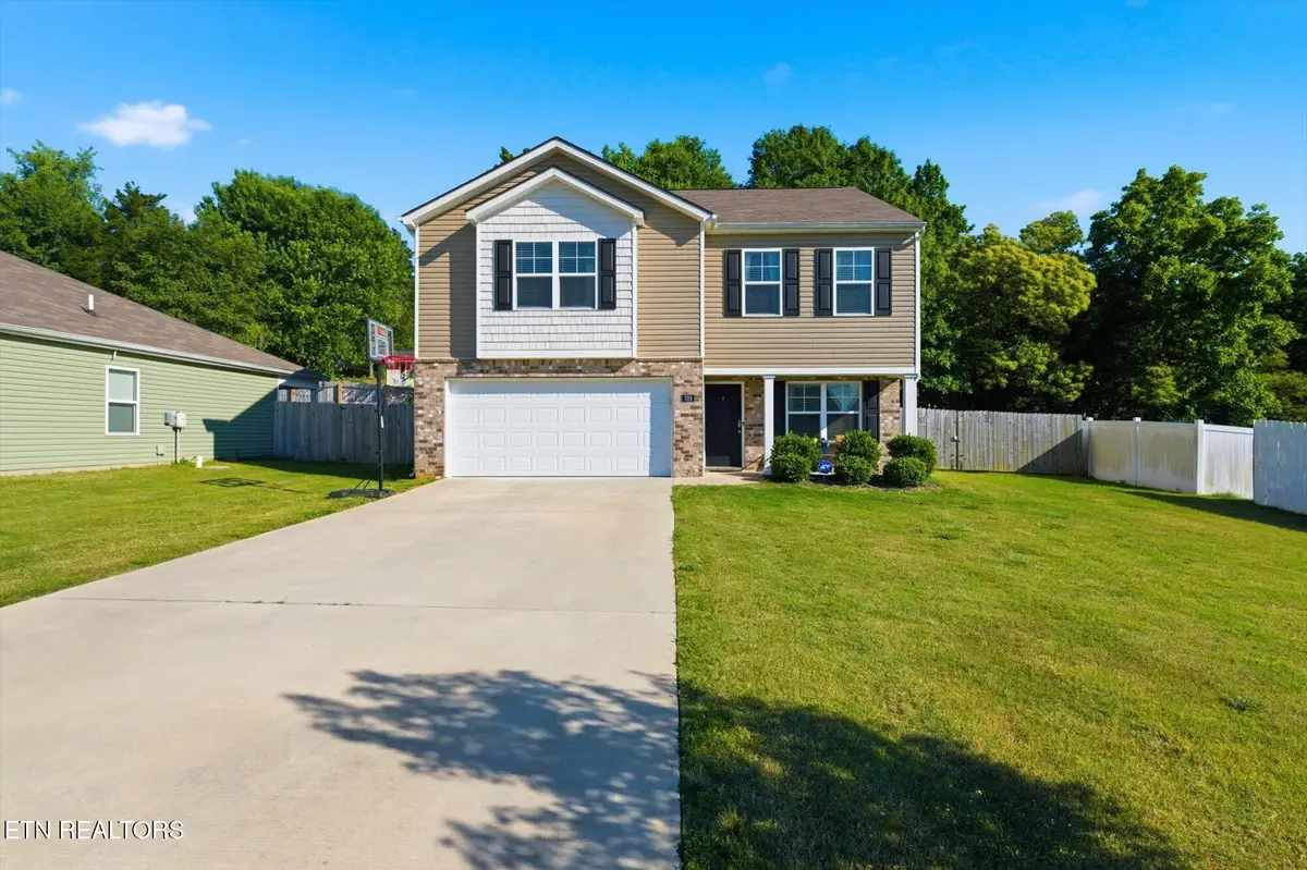 709 W Tellico Ave, Athens, TN 37303 - #1
