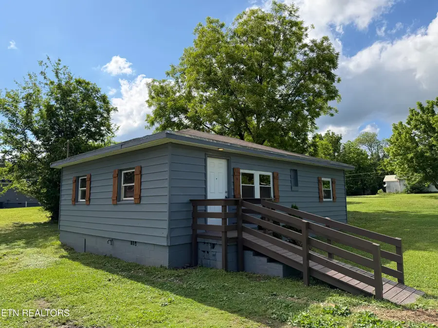 324 N Georgia Ave, Etowah, TN 37331 - #2