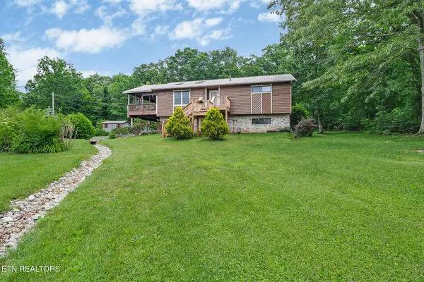 8424 Cherokee Tr, Crossville, TN 38572