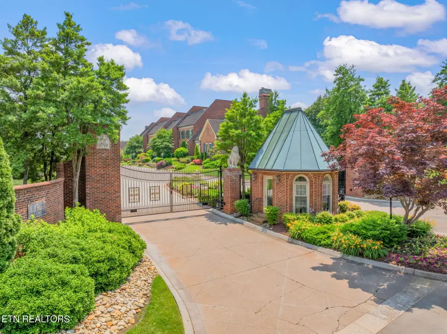 3340 Kingston Pike #10, Knoxville, TN 37919 - #2