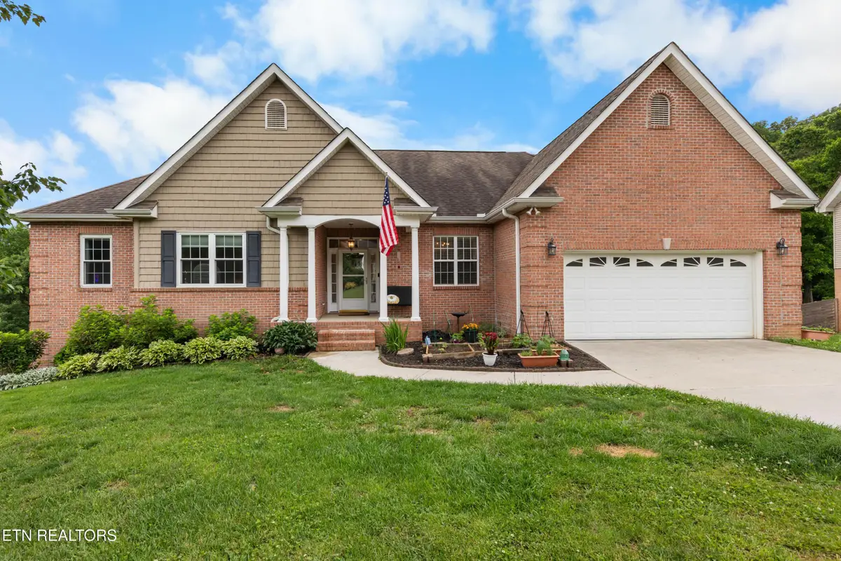 8111 Campbells Point Rd, Corryton, TN 37721 - #1