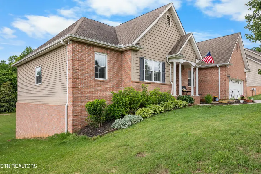 8111 Campbells Point Rd, Corryton, TN 37721 - #3