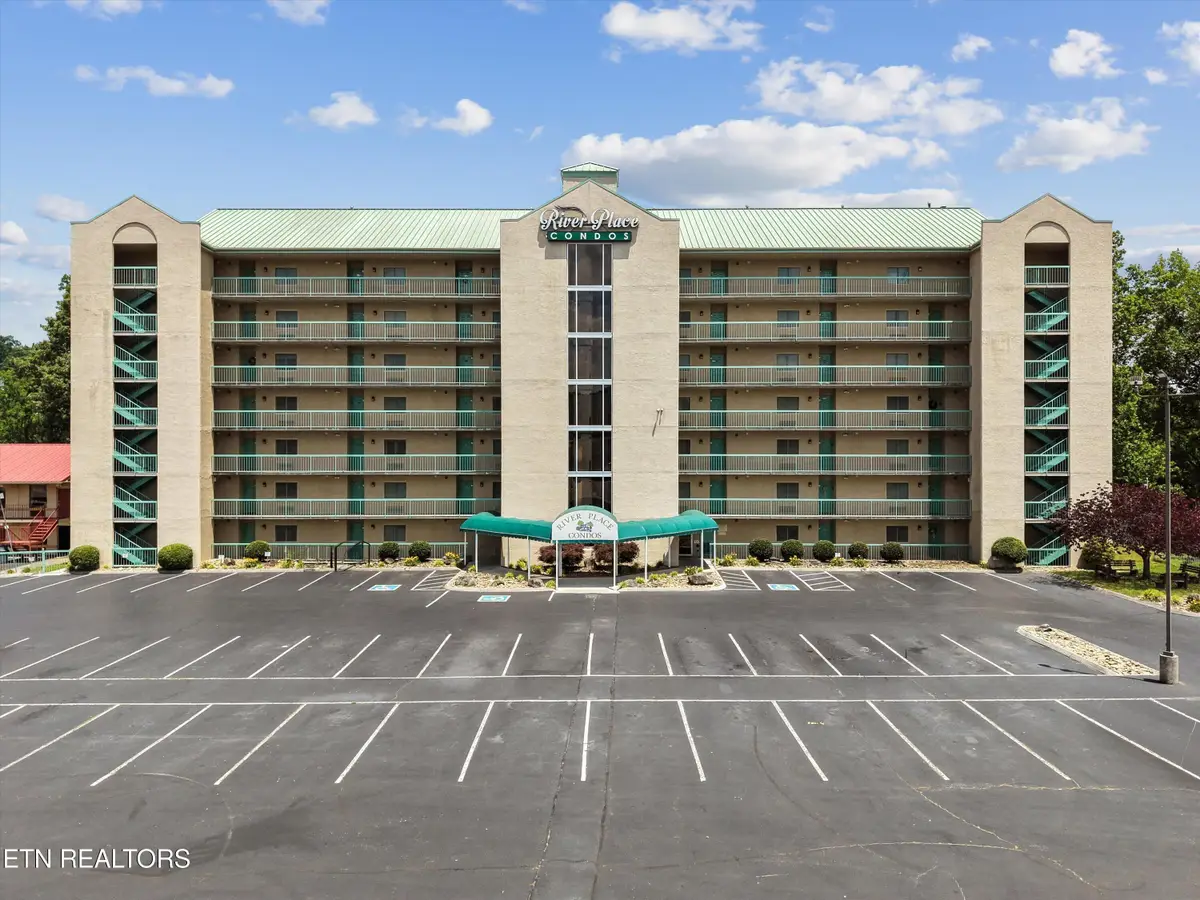 3215 N River Rd #502, Pigeon Forge, TN 37863 - #1