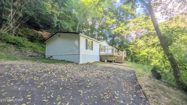 1347 Gnatty Branch Rd, Sevierville, TN 37876