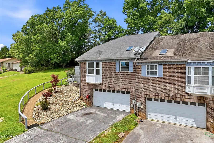 211 Farmington Tr, Kingston, TN 37763 - #2
