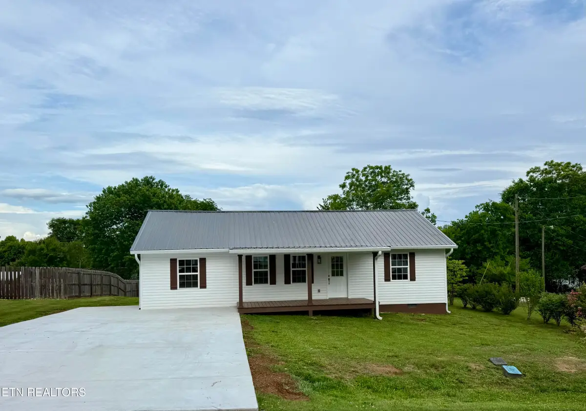 404 Greenwood Circle, Madisonville, TN 37354 - #1