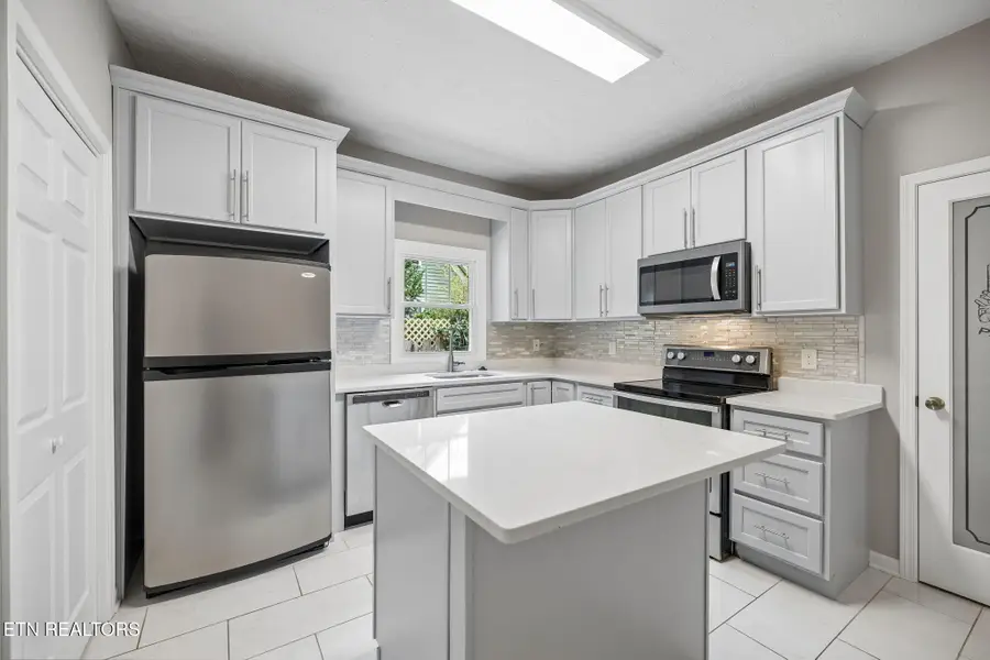 2502 Harvey St, Knoxville, TN 37917 - #2