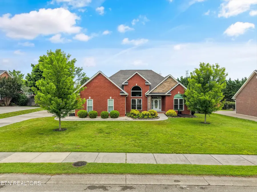 1614 Lindenhall Drive, Alcoa, TN 37701 - #2