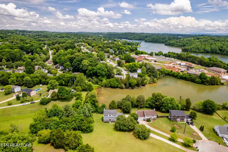 901 Harbour Shore Drive, Knoxville, TN 37934 - #2