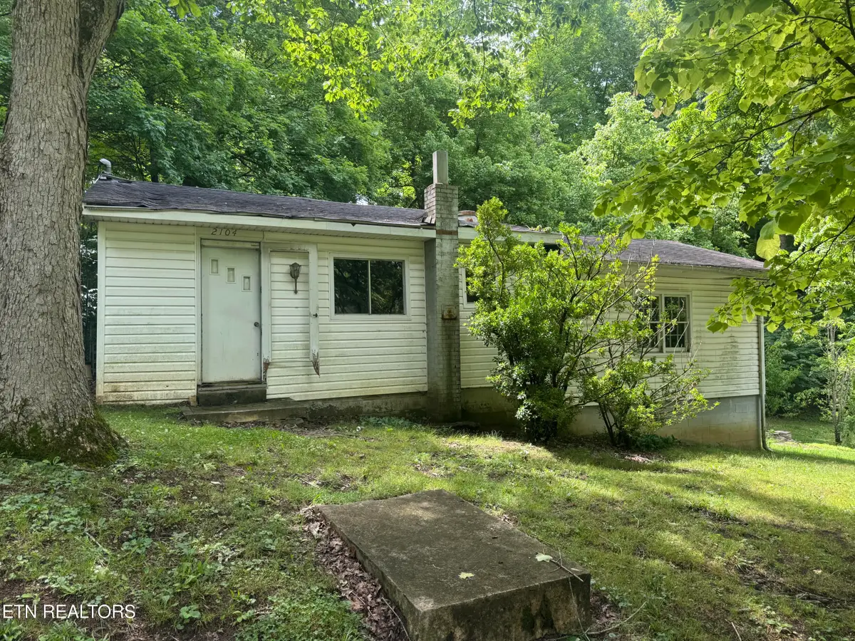 2104 Stock Creek Rd, Knoxville, TN 37920 - #1