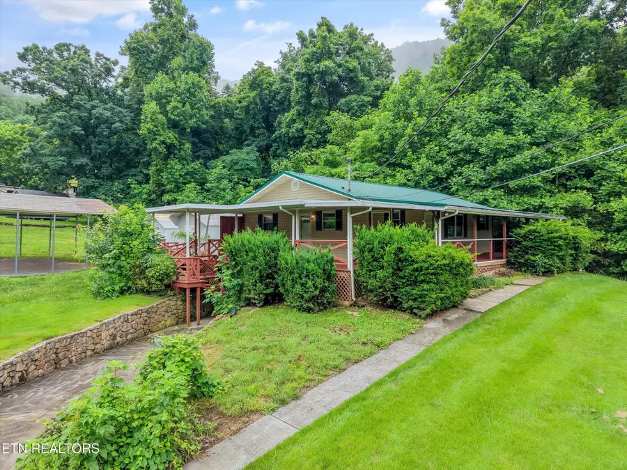 757 Blowing Cave Rd, Sevierville, TN 37876 - #2