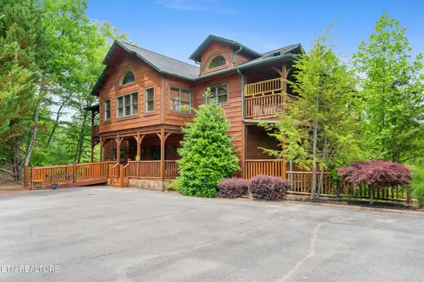 213 Dogwood Point Way, Gatlinburg, TN 37738